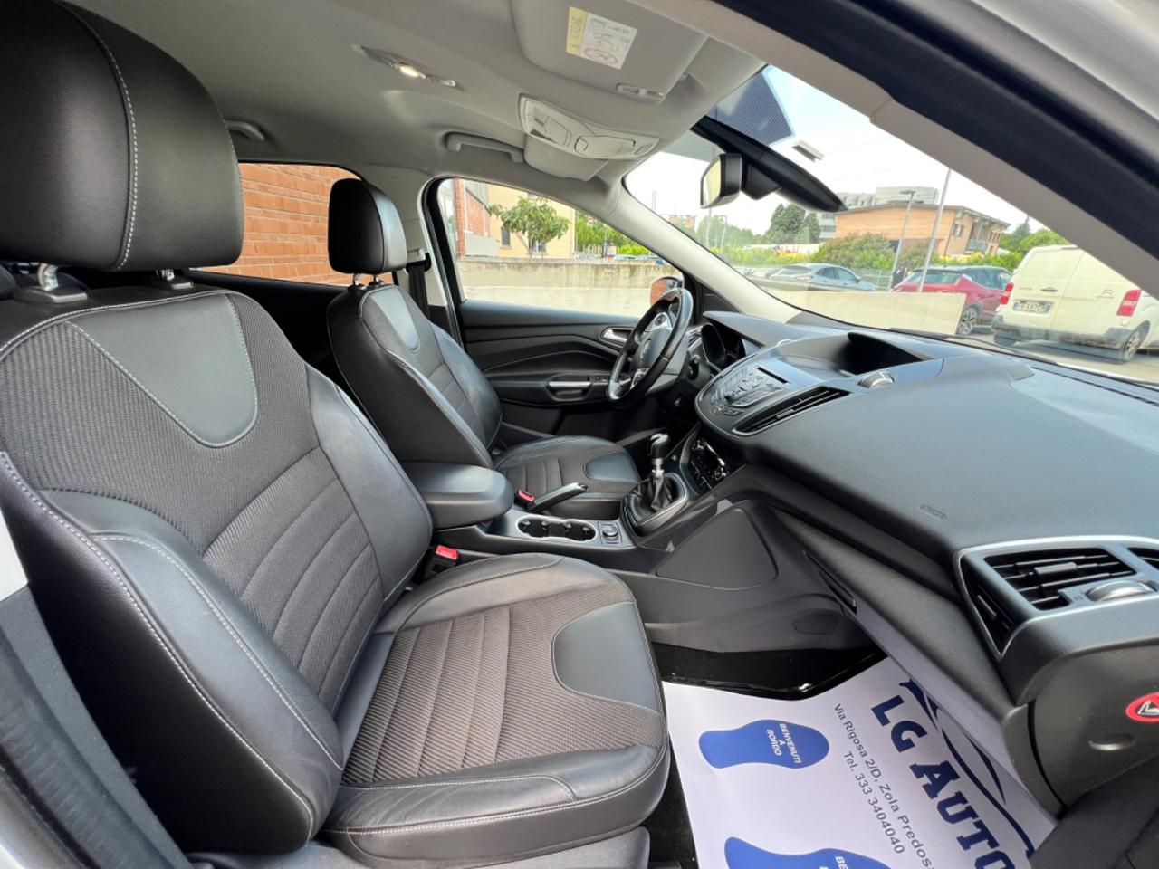 Ford Kuga 2.0 TDCI 150 CV S&S 4WD Titanium