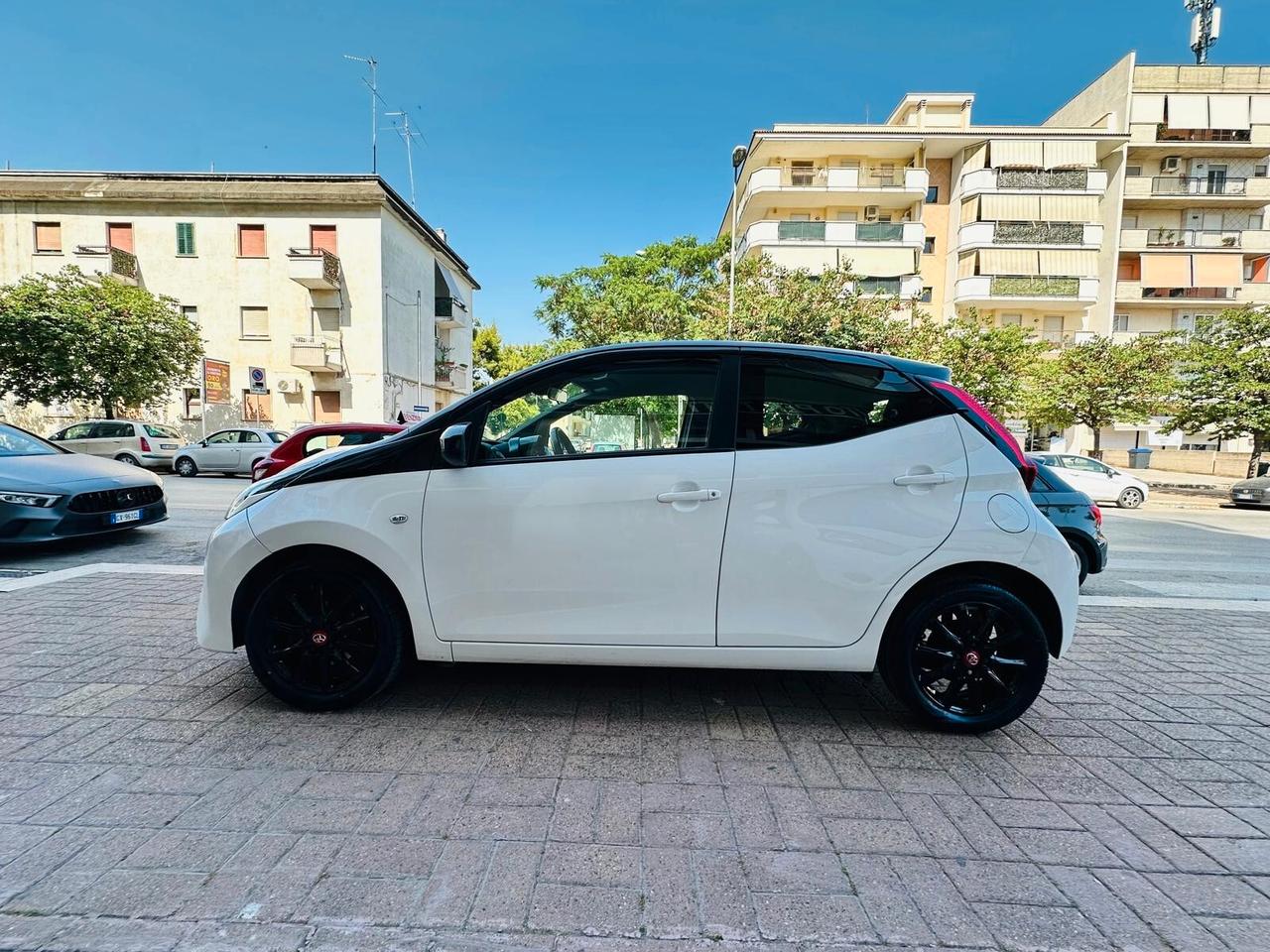 Toyota Aygo 1.0 72 CV 5p CAMBIO AUTOMATICO