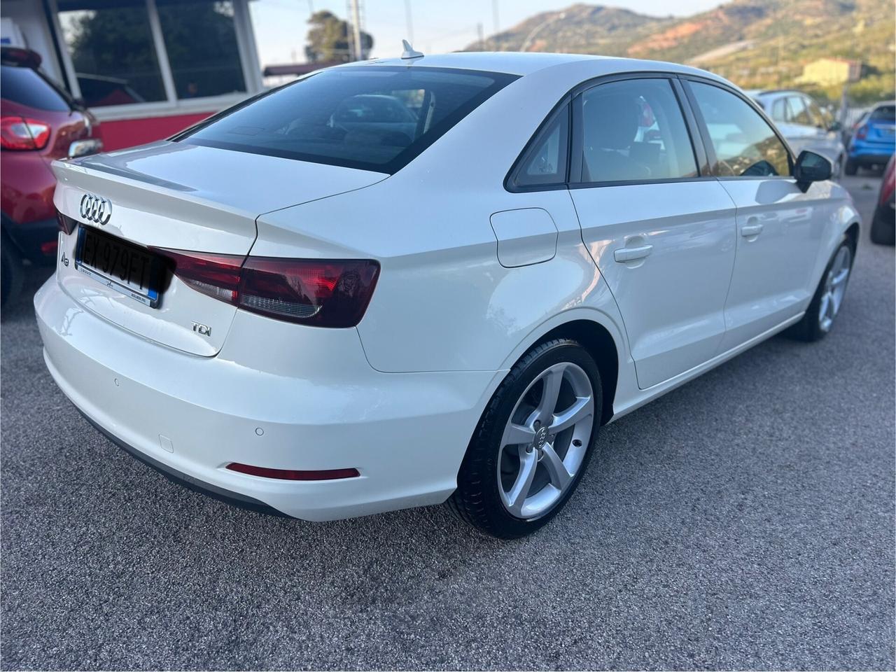 Audi A 3 1600 tdi 110 Cv Sedan DSG