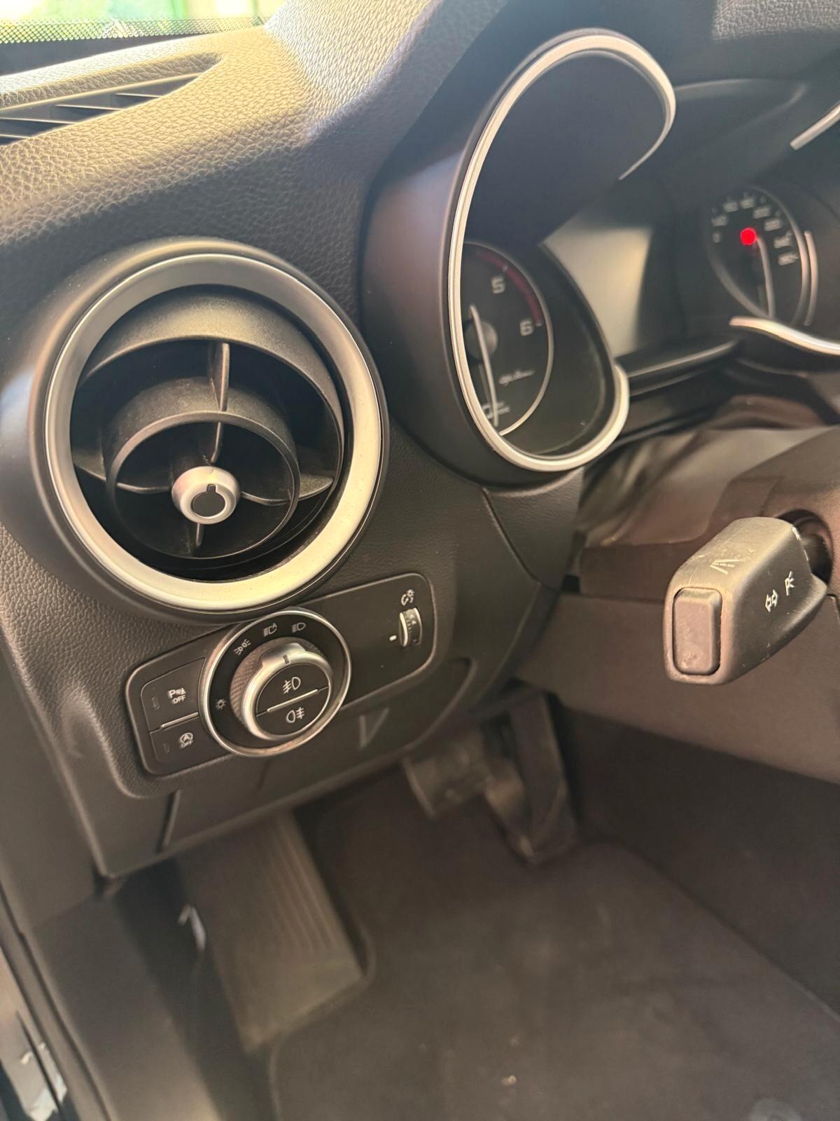 Alfa Romeo Stelvio 2.2 190 CV AT8 Q4 Executive
