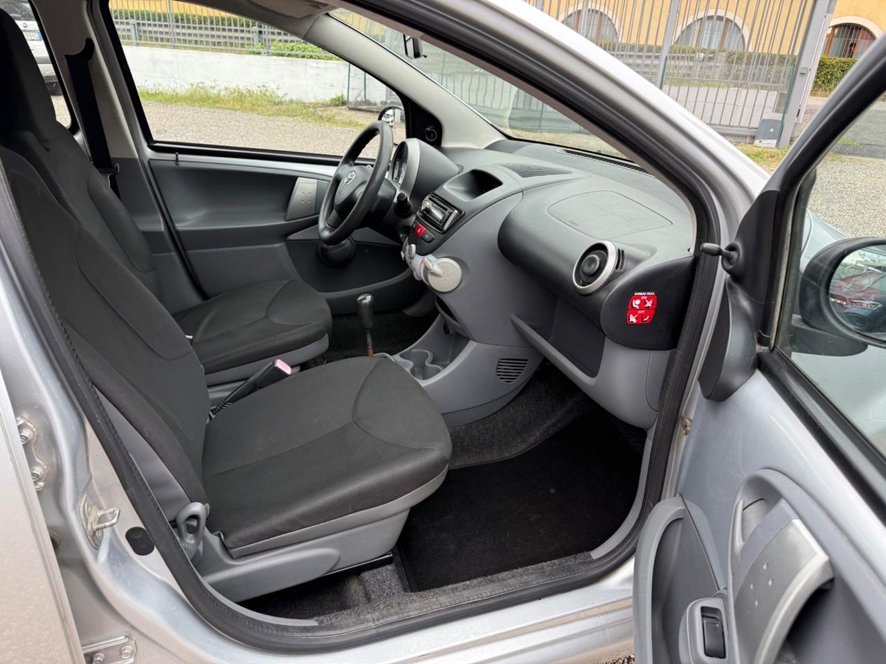 Toyota Aygo 1.0 12V VVT-i 5 porte Sol