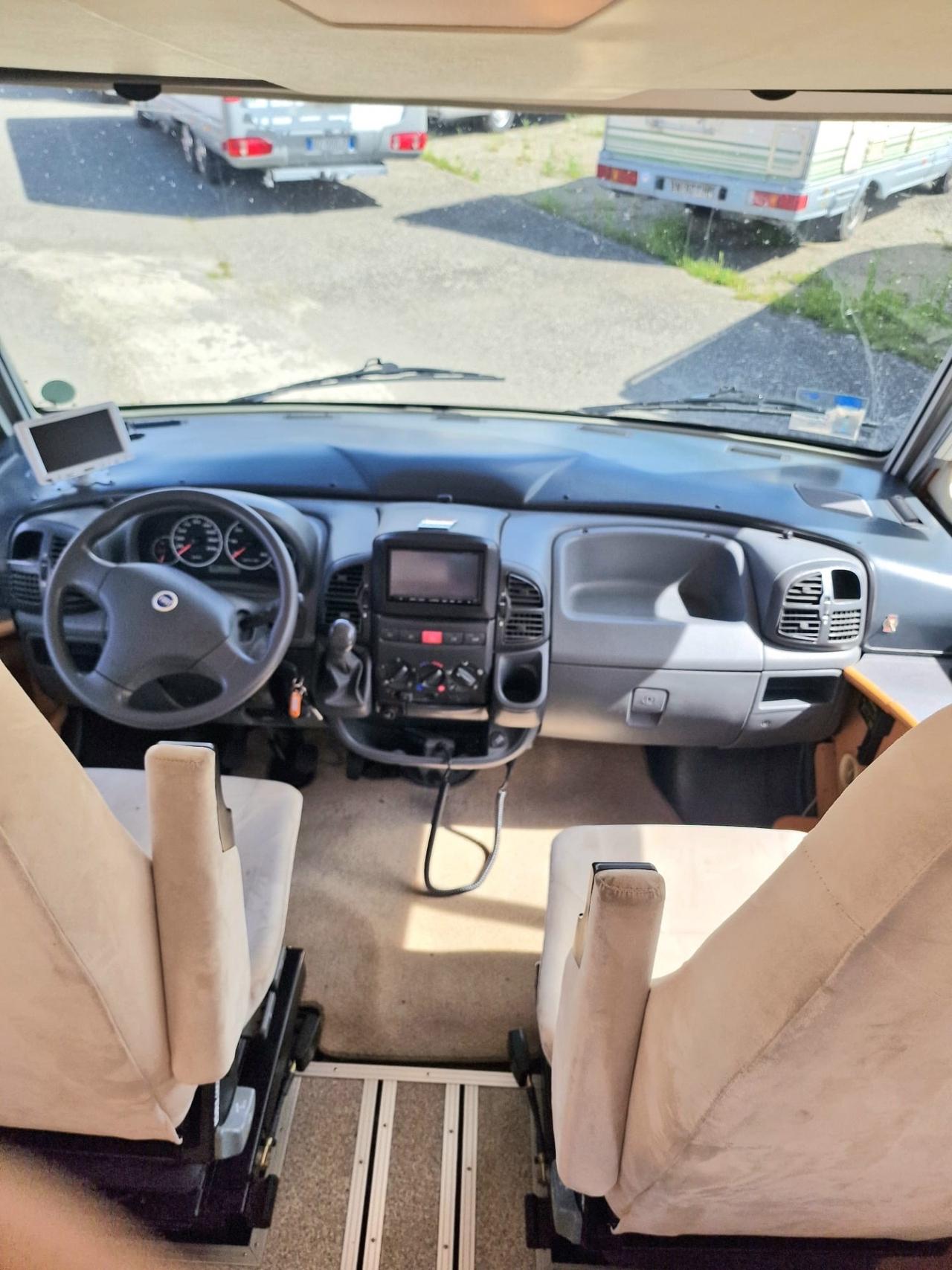 Motorhome frankia luxury del 2005 tre assi in saldo 132