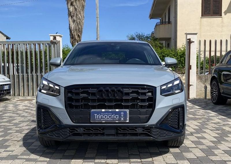 Audi Q2 S Line interno ed esterno 2.0 TDI 150CV S-Tronic 35