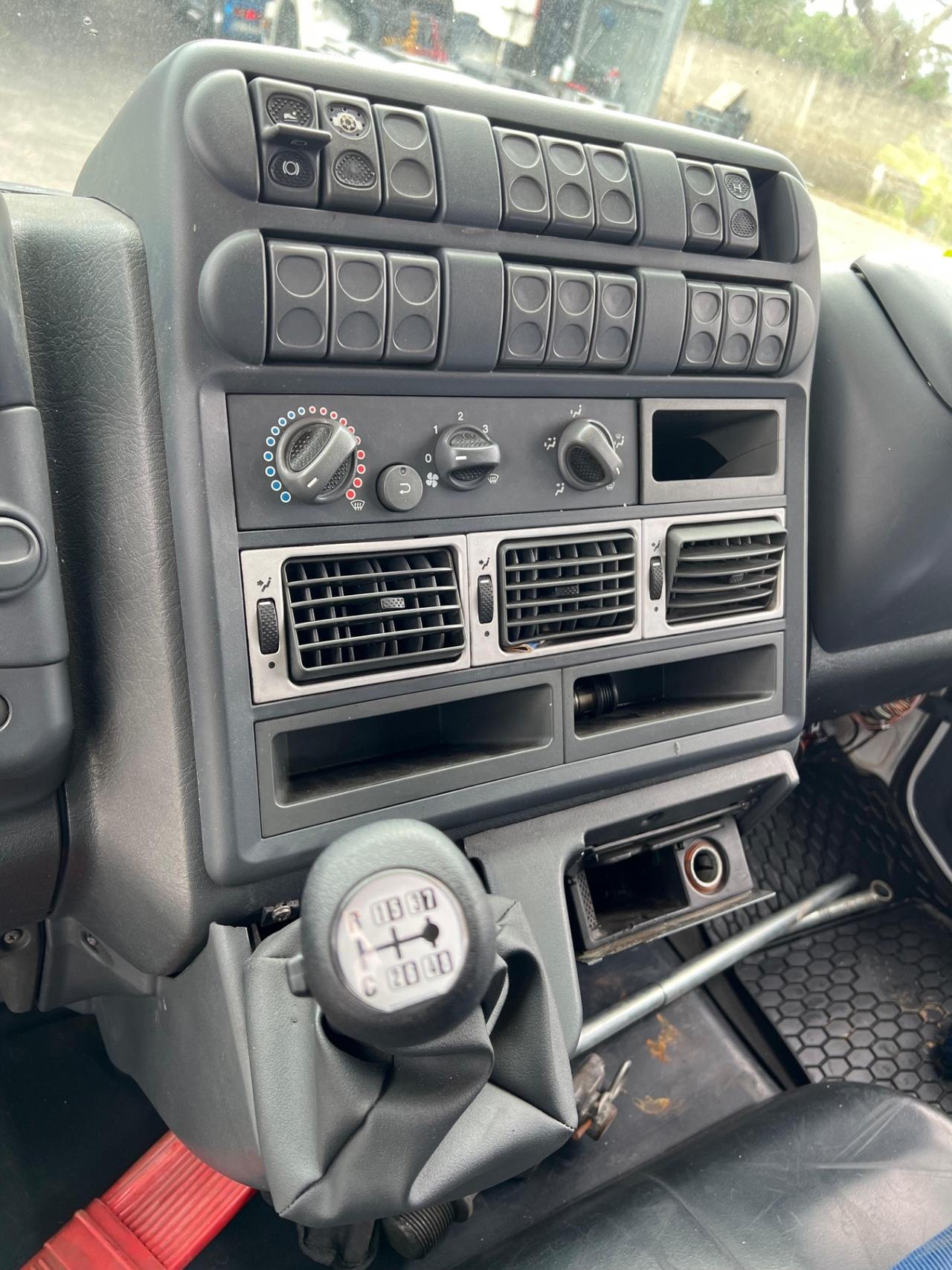 Iveco EuroCargo 120E25