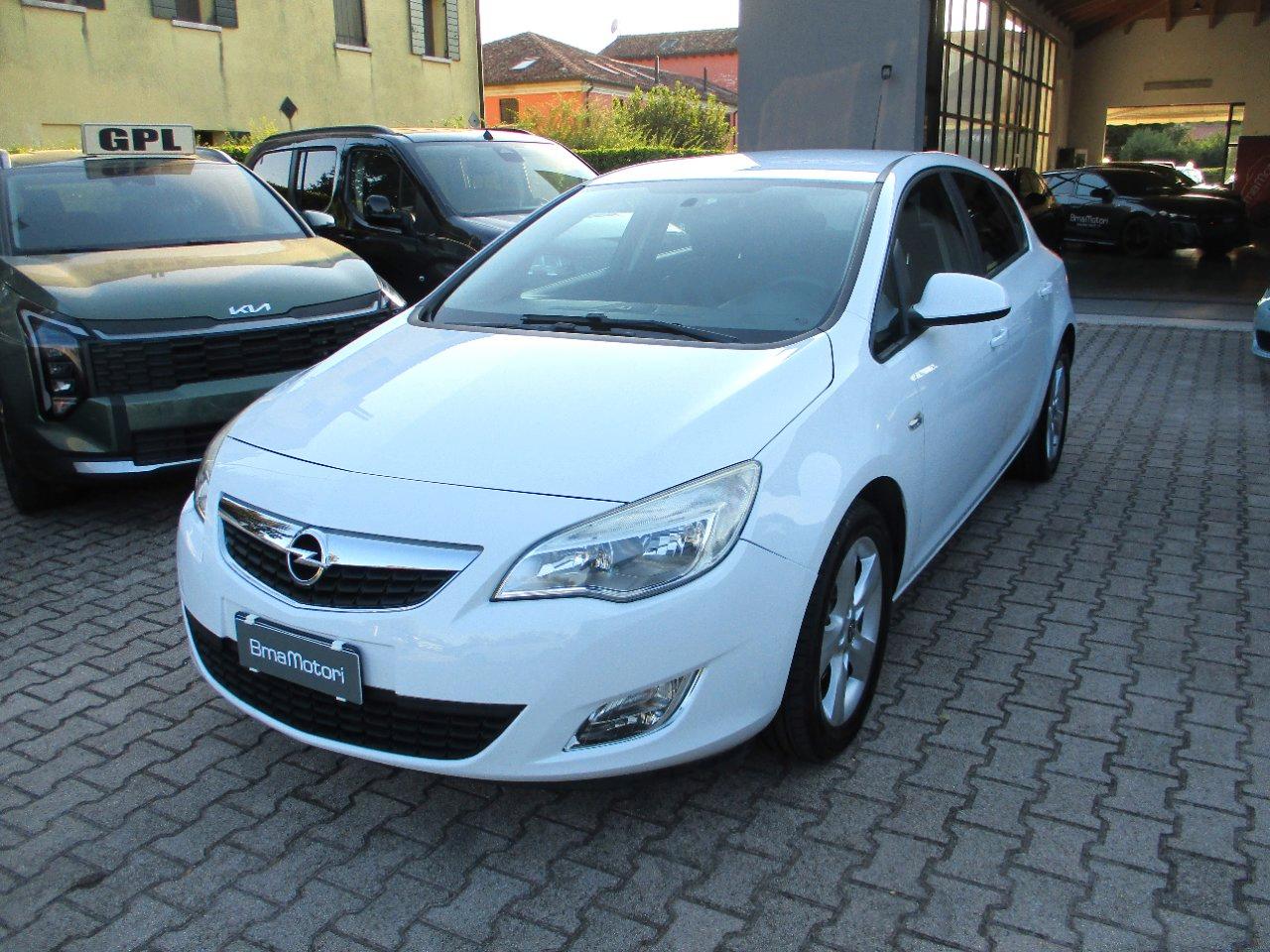 Opel Astra 5 Porte Astra 5p 1.7 cdti Elective 110cv OK NEOPAT.