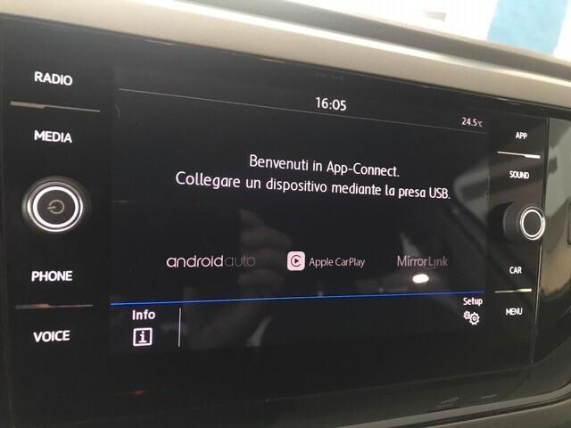 Volkswagen Polo 5p 1.0 tsi Comfortline 95cv App conn 15" Neopat