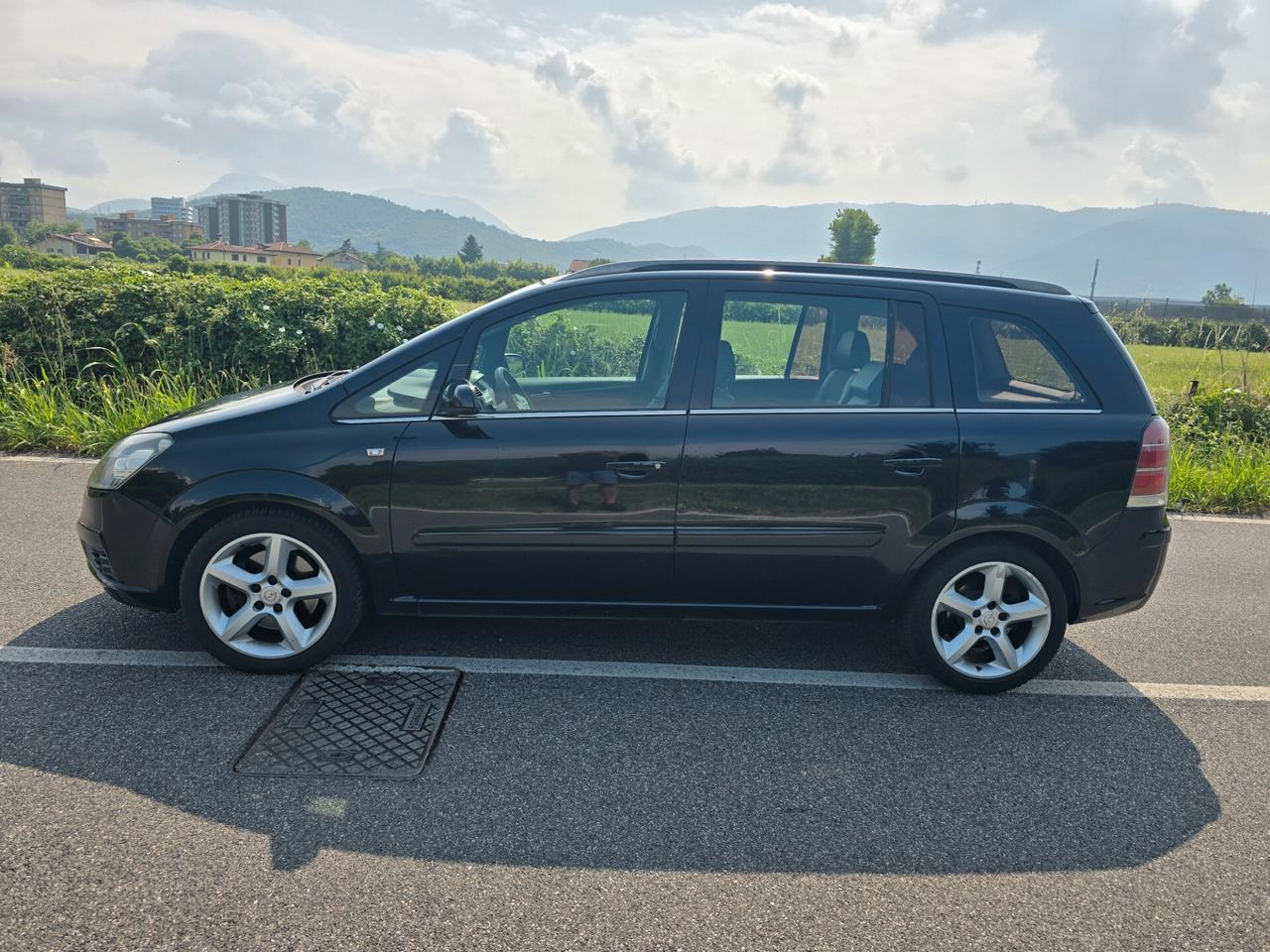 OPEL ZAFIRA 1.9 CDTI 7 POSTI"OK PER NEOPATENTATI"