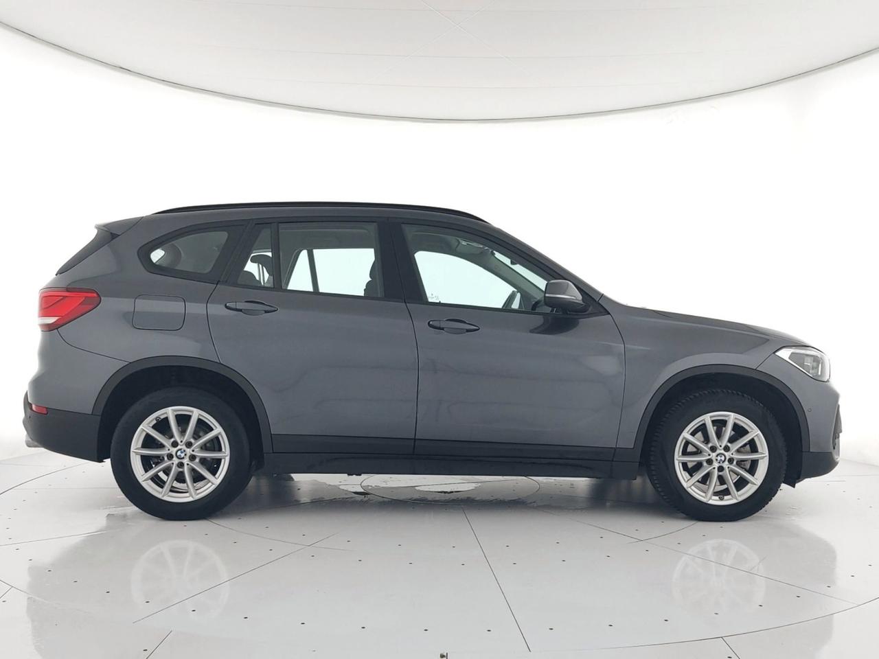 BMW X1 sdrive18d Business Advantage auto FULL LED+APPLE CAR PLAY