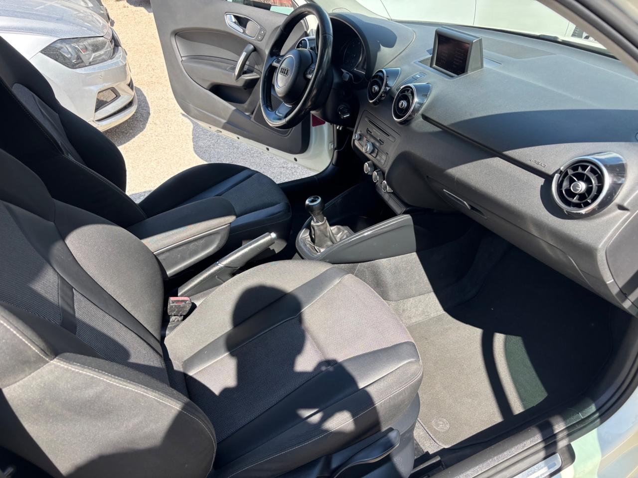 AUDI A1 1.6TDI 90CV S-LINE EURO5B