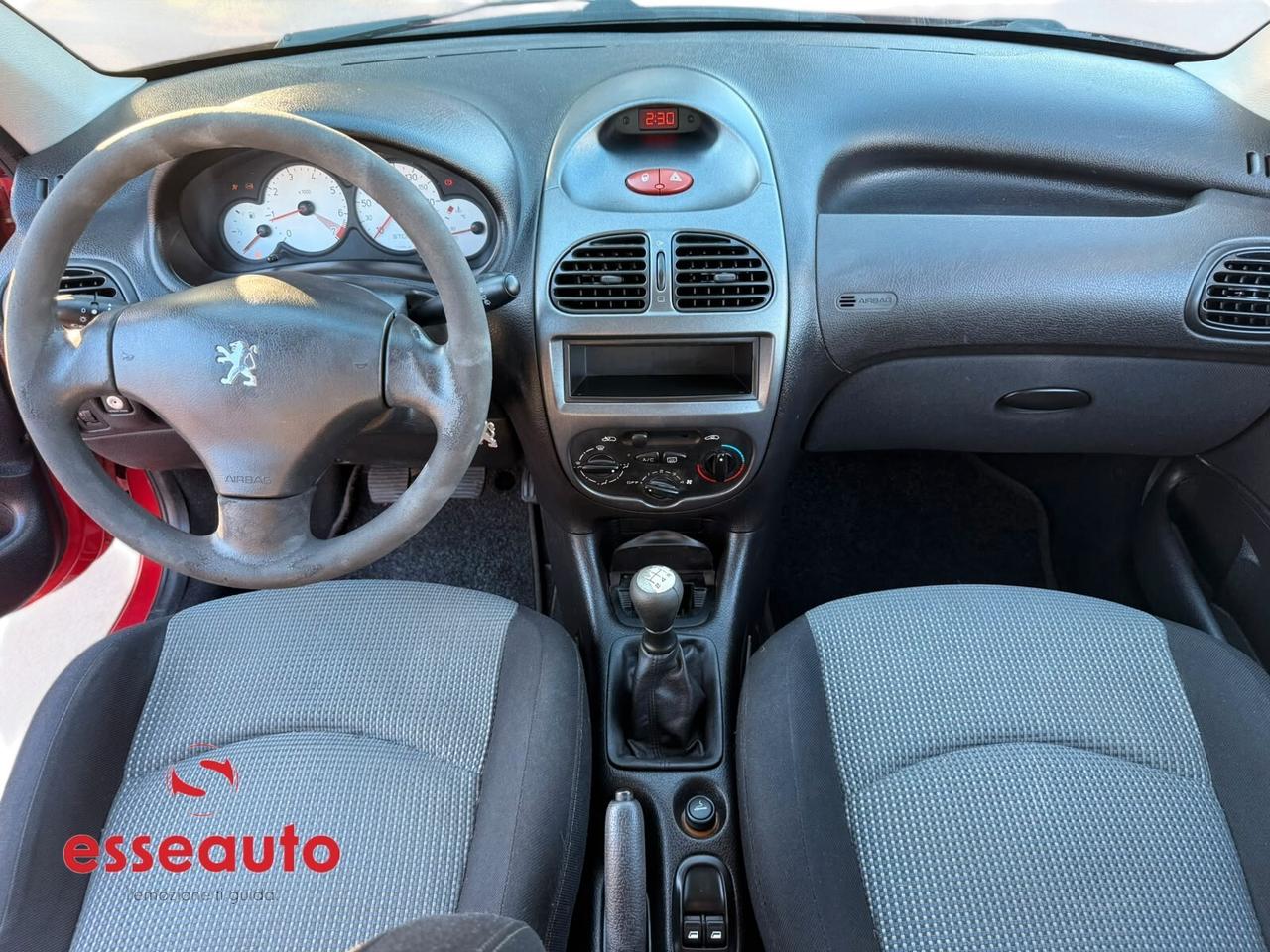 Peugeot 206 1.1 5p. XT