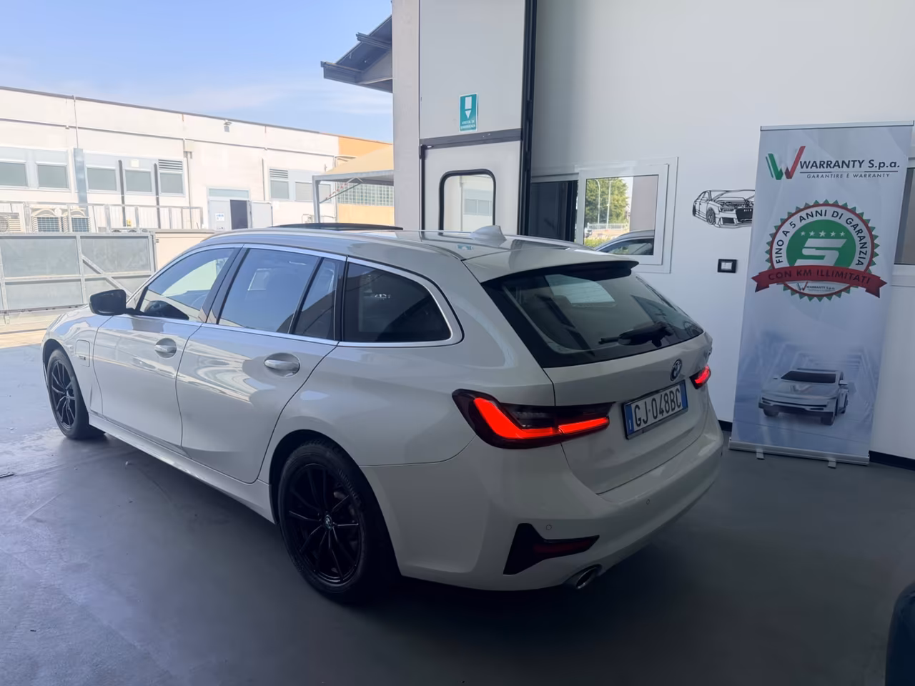 Bmw 320e Touring Business Advantage
