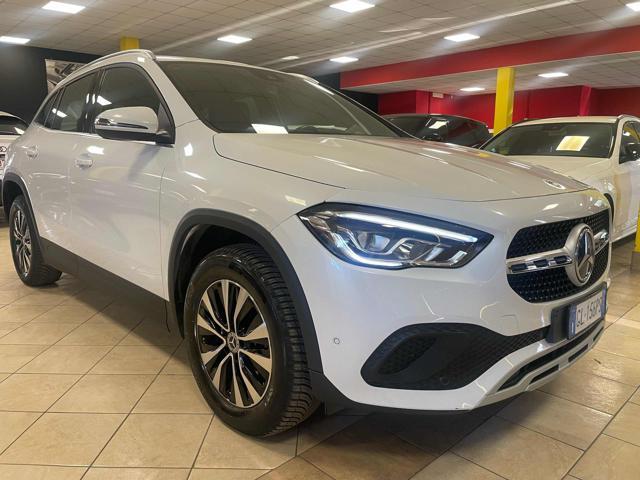 MERCEDES-BENZ GLA 250 e hybrid EQ Premium LED/NAVI/PELLE/TEL*