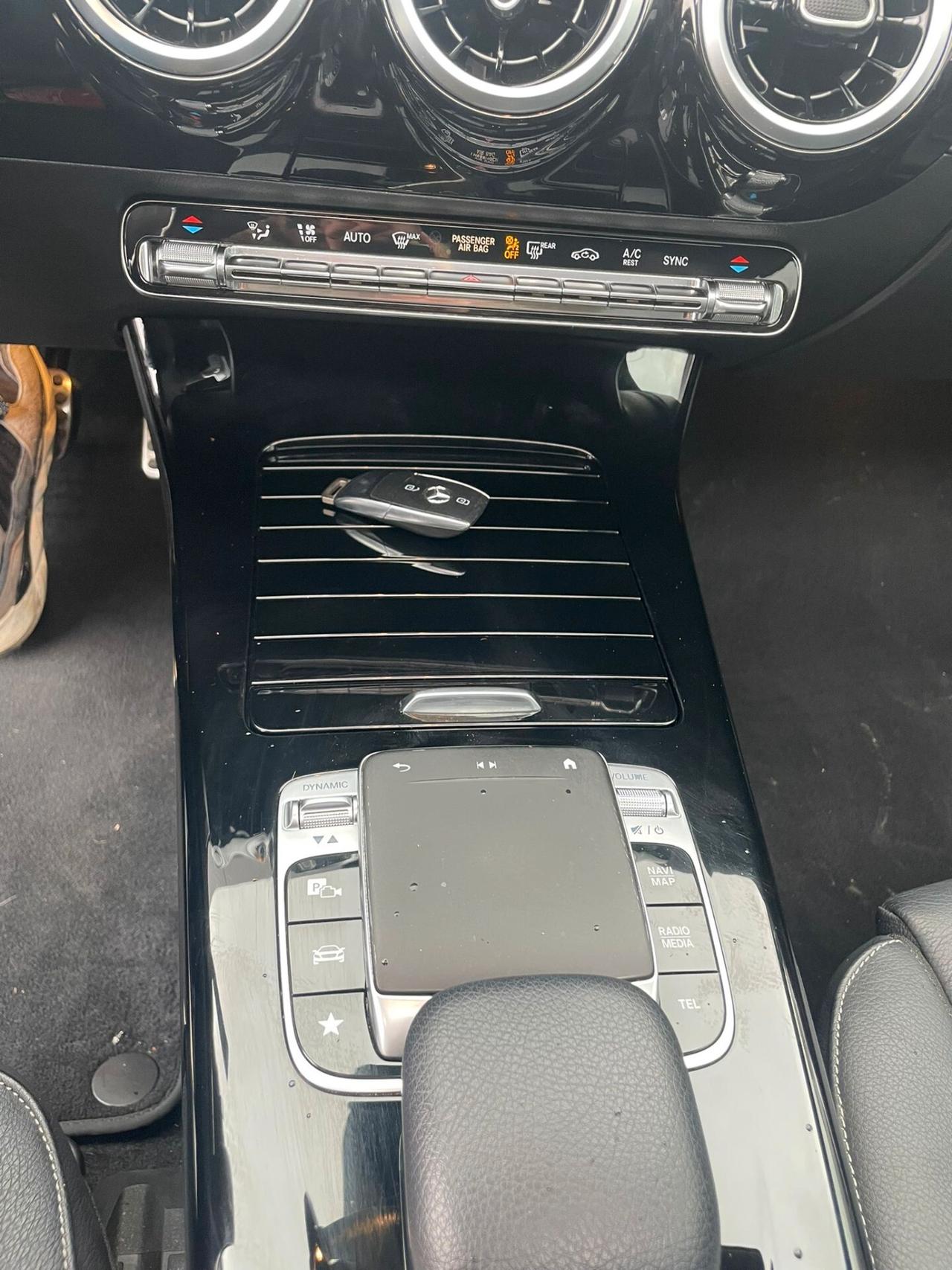 MERCEDES CLASSE A 180d PREMIUM AMG LINE *TETTO*