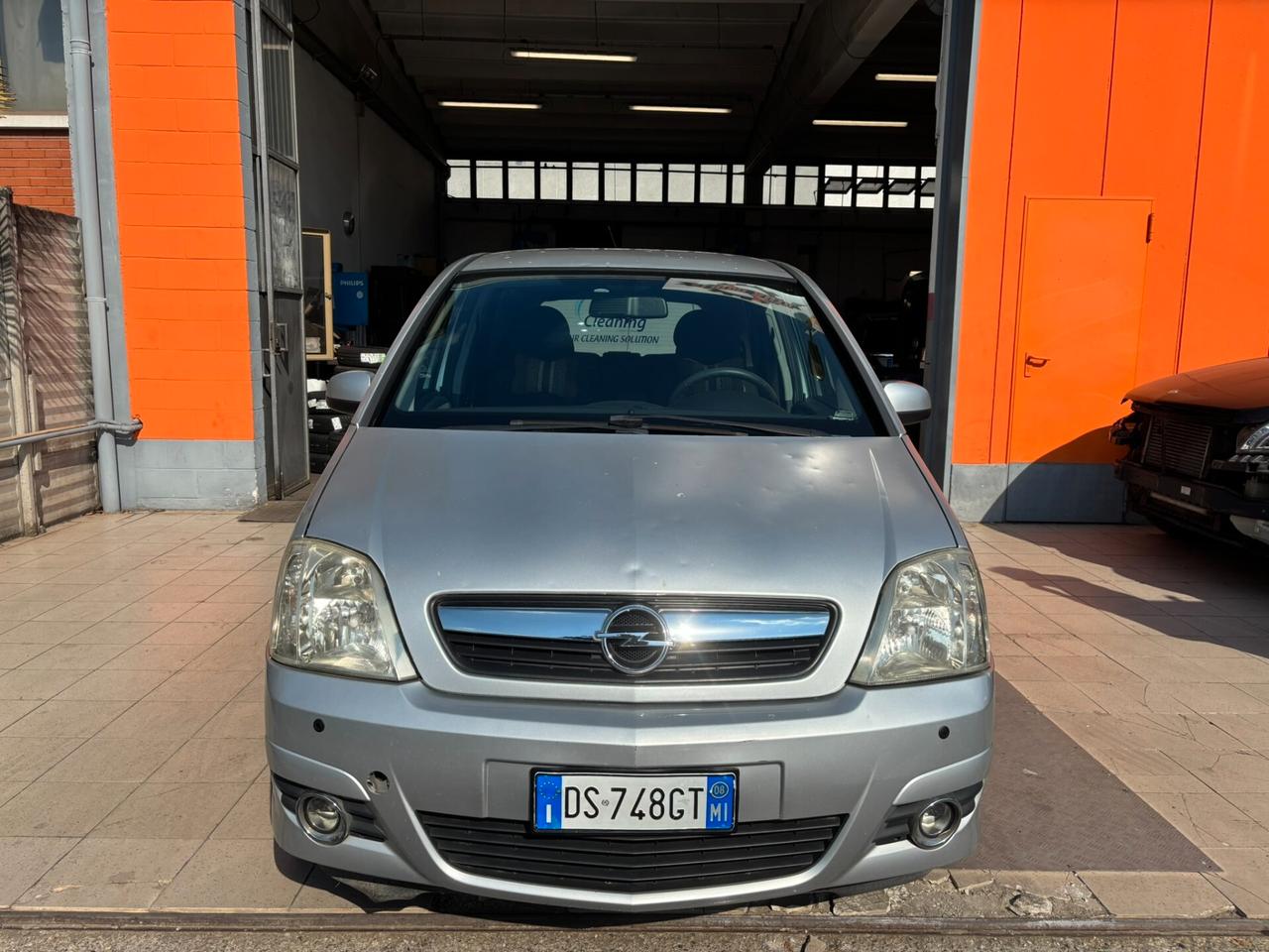 Opel Meriva 1.4 16V Cosmo adatto a neopatentati