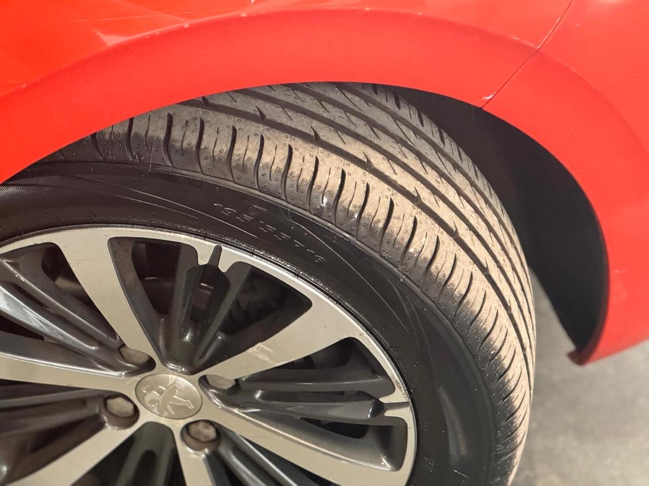 Peugeot 208 PureTech Turbo 110 EAT6 S&S 5 porte GT Line