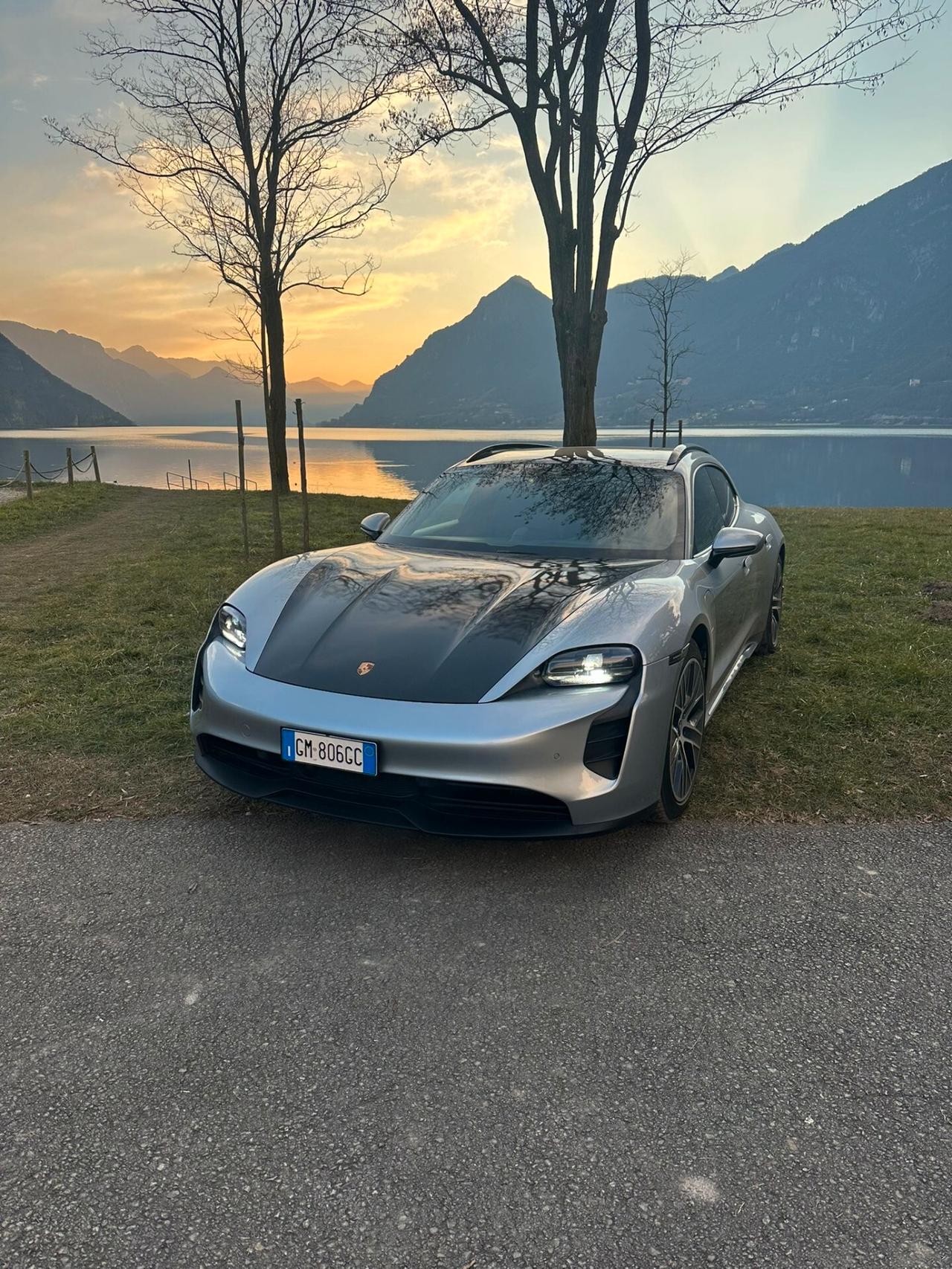 Porsche Taycan 4 Cross Turismo