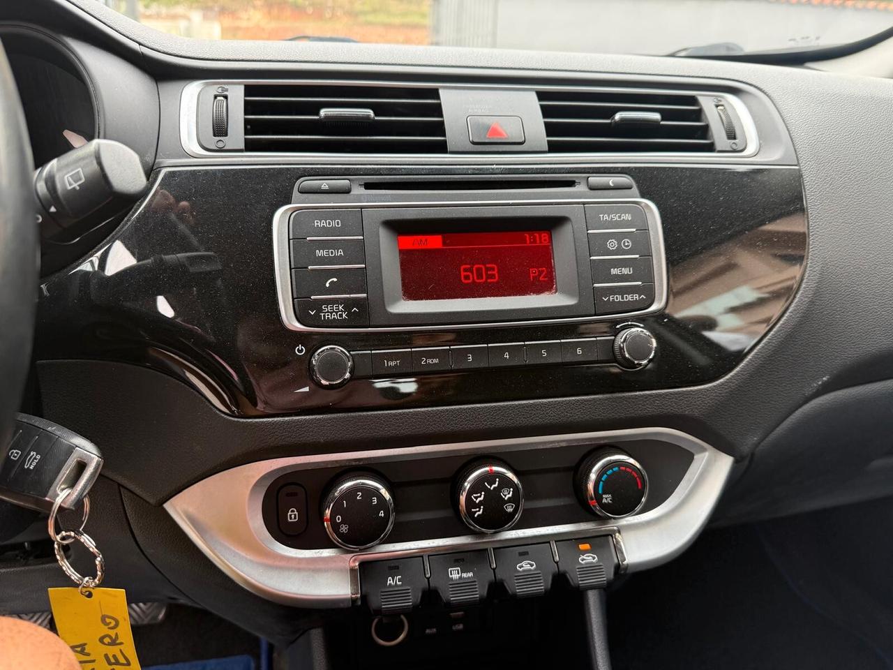 KIA RIO 1100 High Tech OK NEOP EURO 6