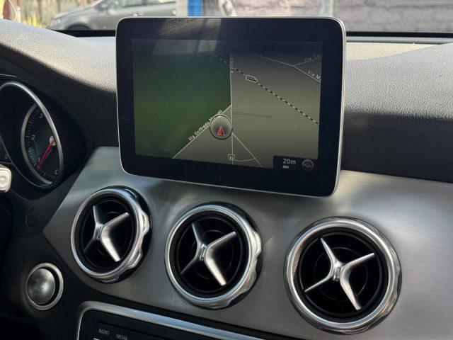MERCEDES-BENZ GLA 200 d Automatic 4Matic Premium