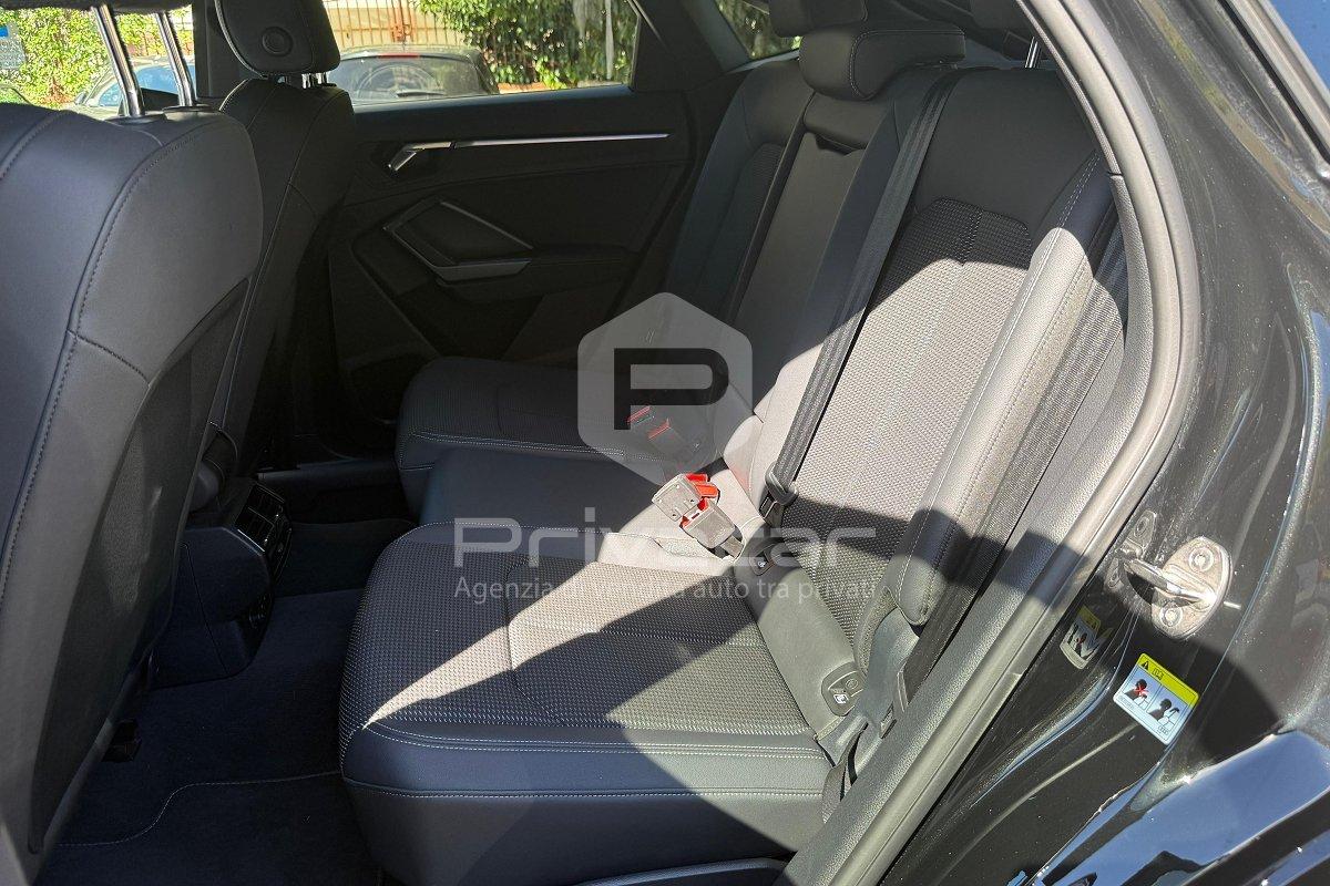 AUDI Q3 SPB 35 TDI S tronic Identity Black