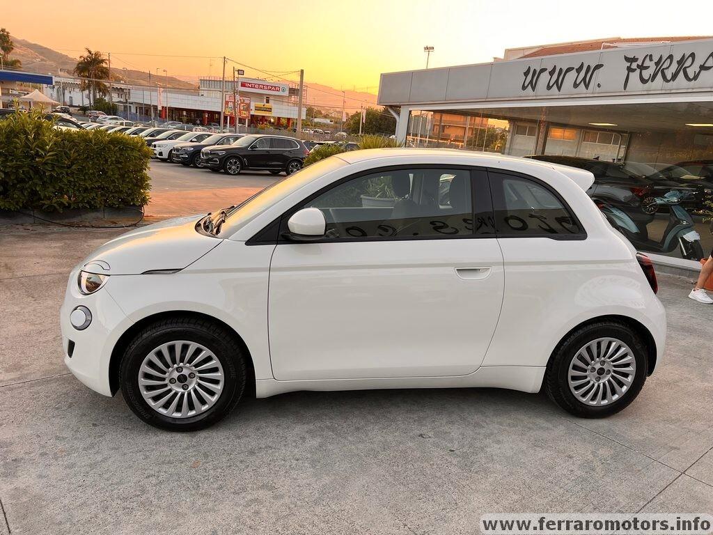 Fiat 500e Berlina 42 kWh a soli 175 euro al mese senza anticipo