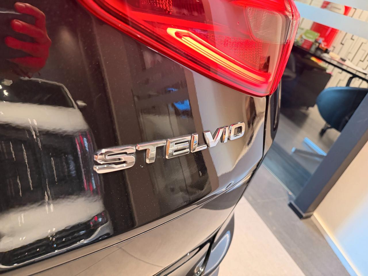 Alfa Romeo Stelvio 2.2 Turbodiesel 180 CV AT8 RWD Executive