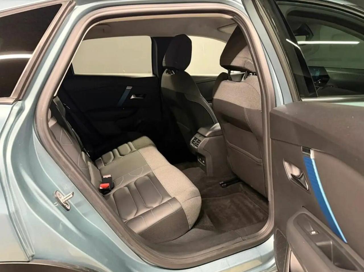 Citroen C4 e-C4 motore elettrico 136 CV Shine