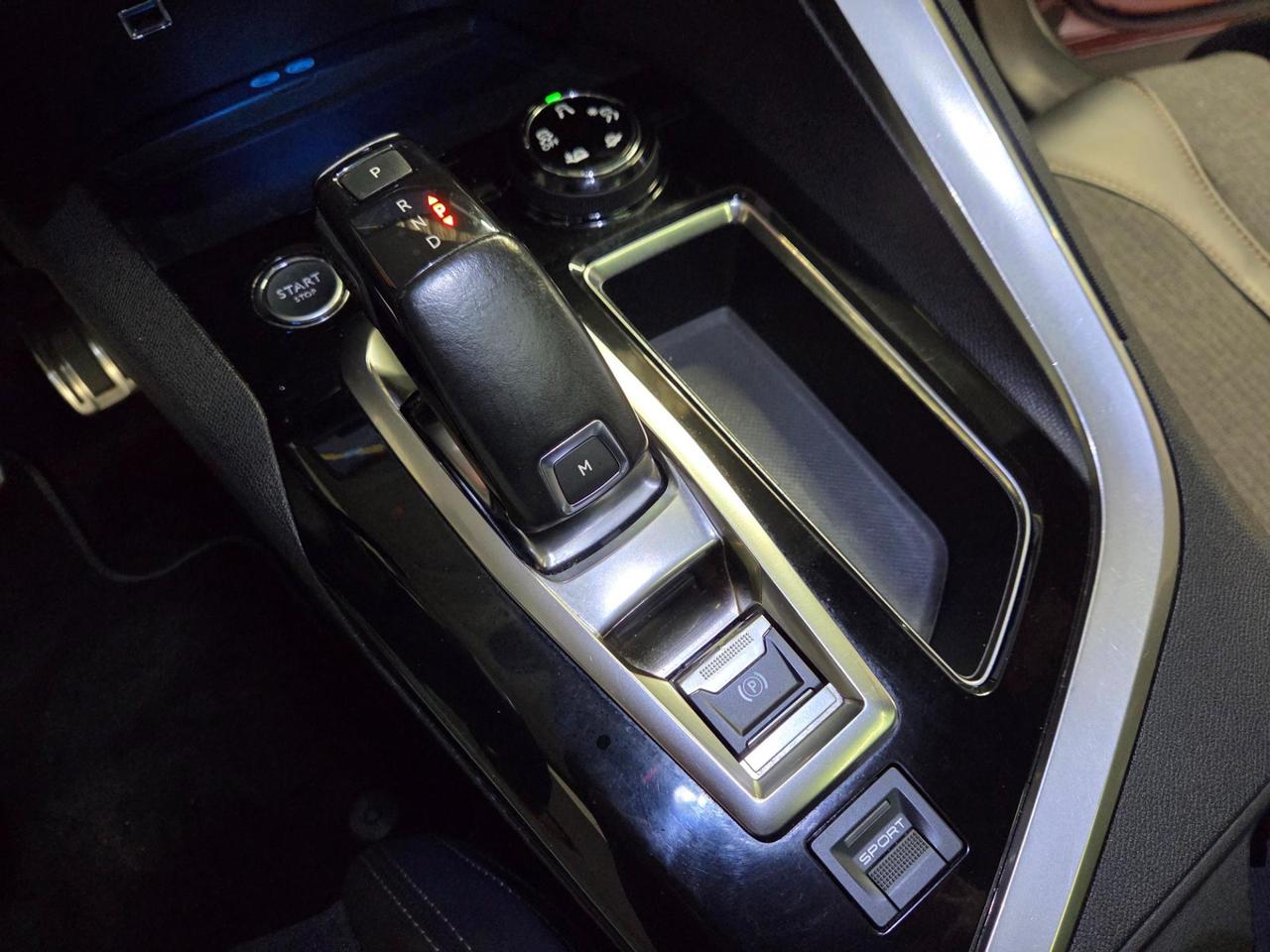 Peugeot 3008 3008 1.6 bluehdi GT Line s&s 120cv eat6