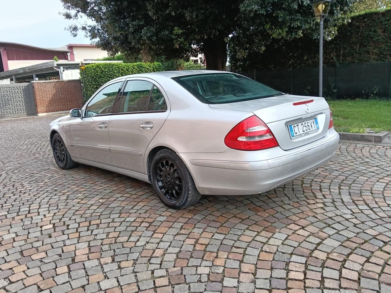 Mercedes-benz E 220 CDI cat Elegance