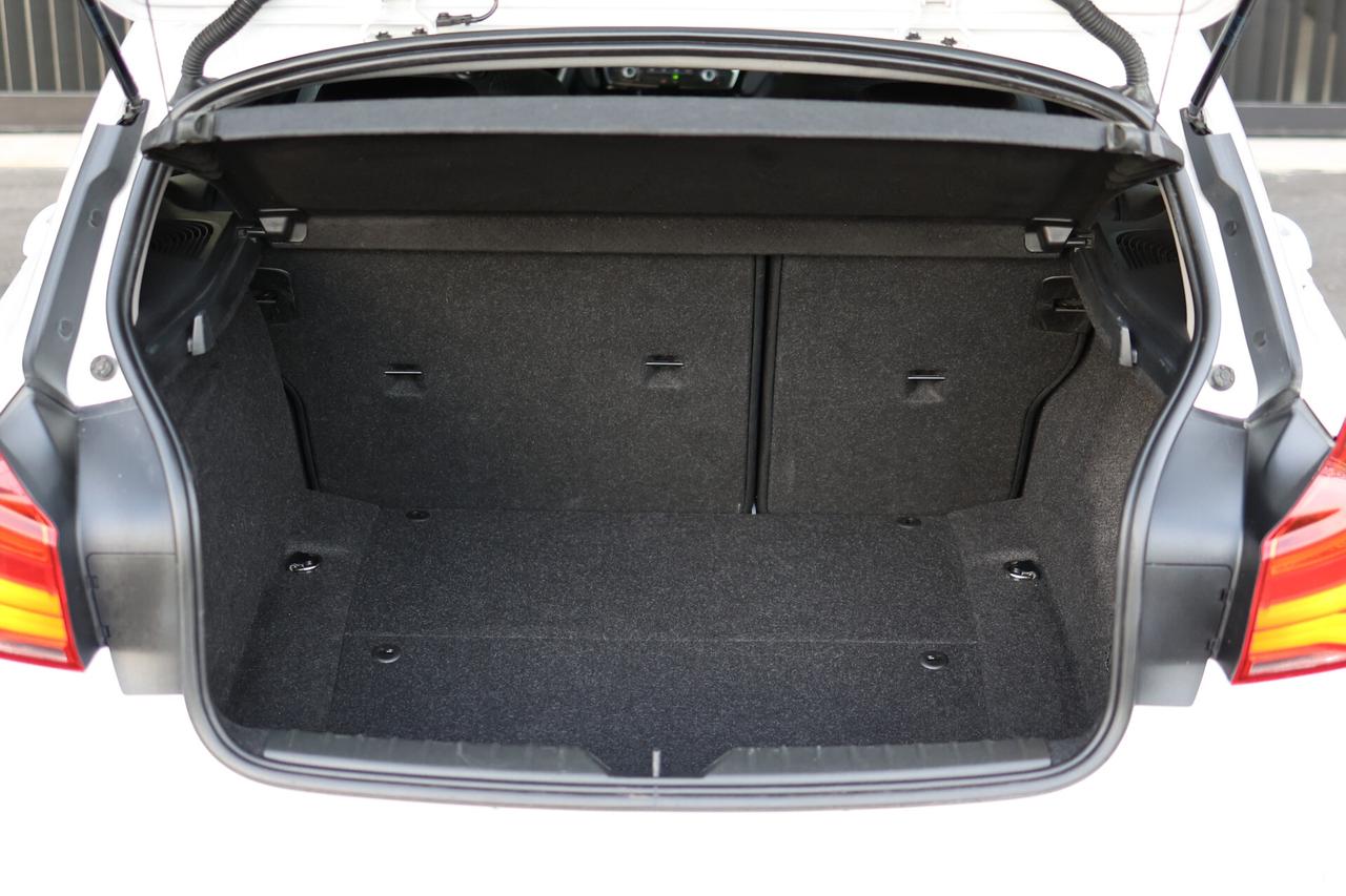 Bmw 118 118d 5p. Advantage