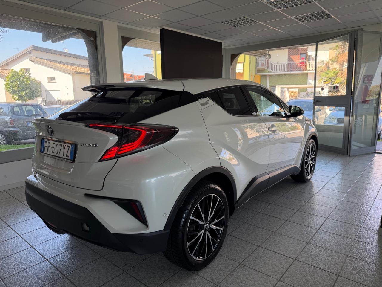 Toyota C-HR 1.8 Hybrid E-CVT Lounge