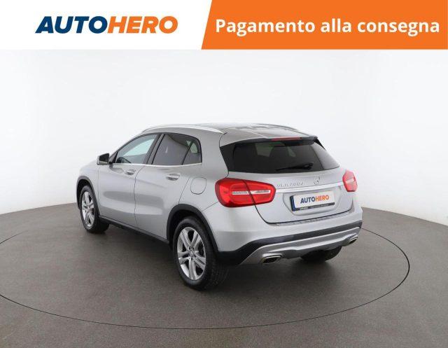 MERCEDES-BENZ GLA 200 d Automatic Sport