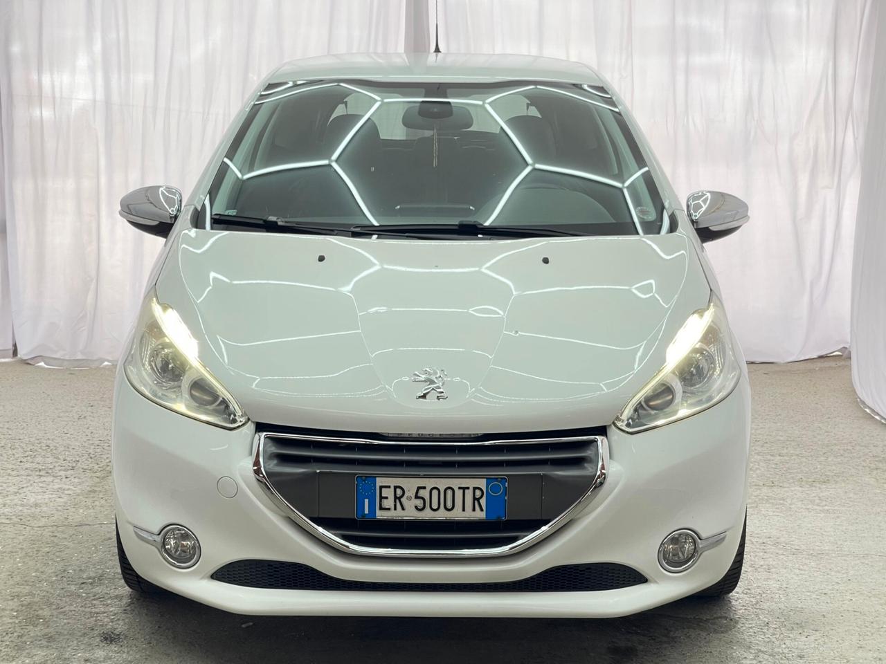 Peugeot 208 1.6 e-HDi 92 CV Stop&Start 3 porte Allure FINANZIABILE SENZA BUSTA PRONTA CONSEGNA