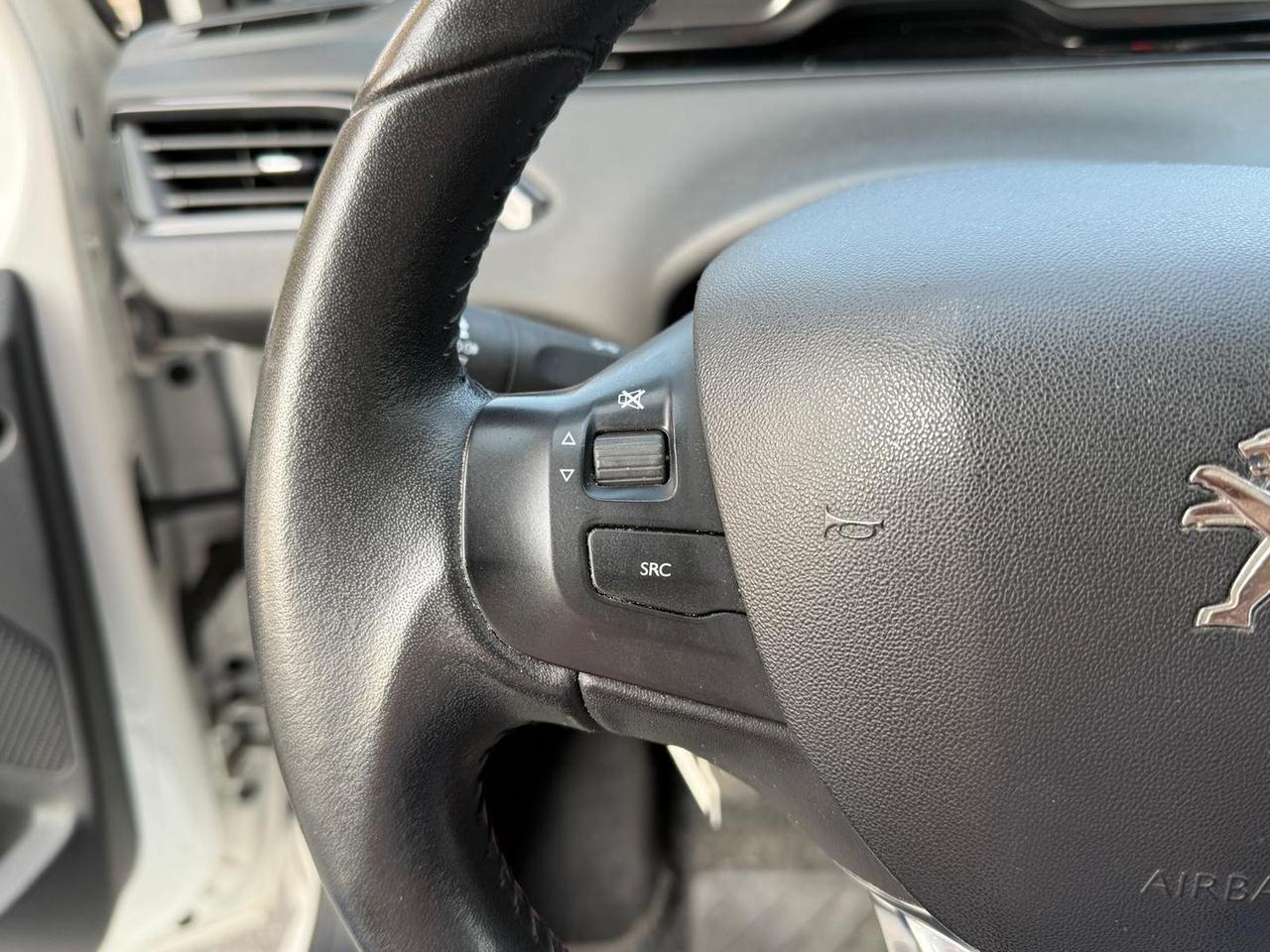 Peugeot 208 Active 1.2 PureTech 82 LPG #5818