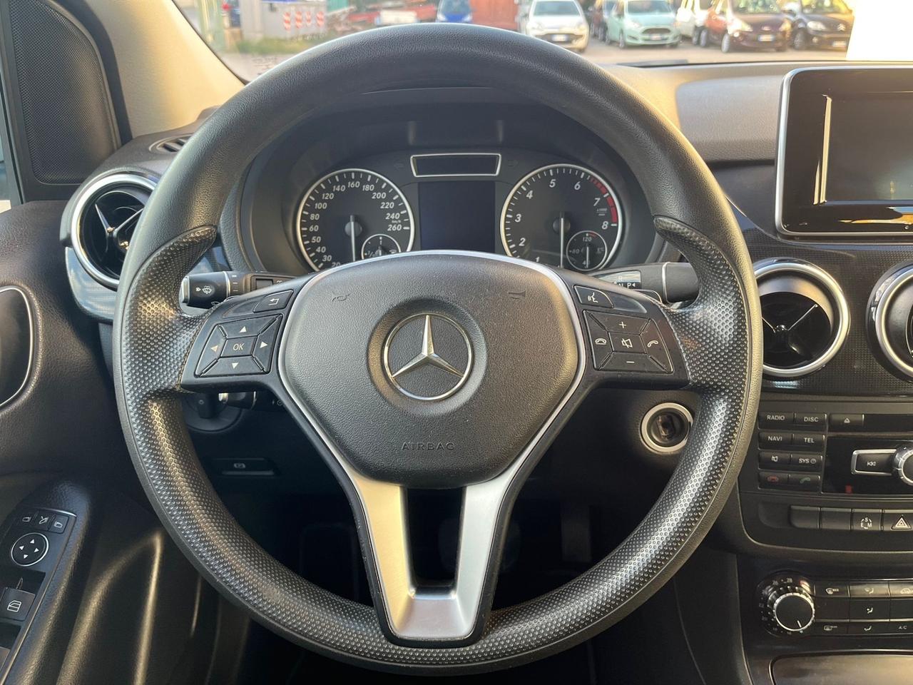 Mercedes-benz B 200 NGD. Benzina/metano