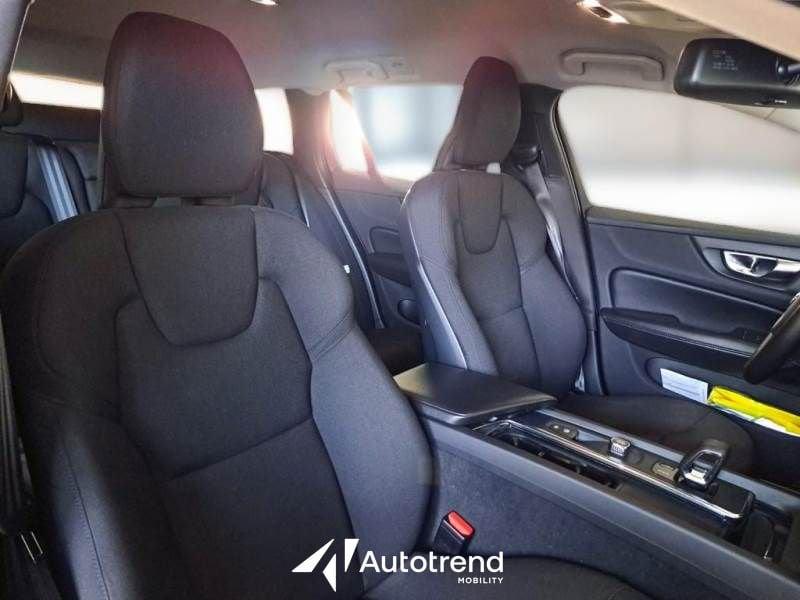 Volvo V60 B4 197+14 CV Mild Hybrid Diesel Automatica Momentum Business