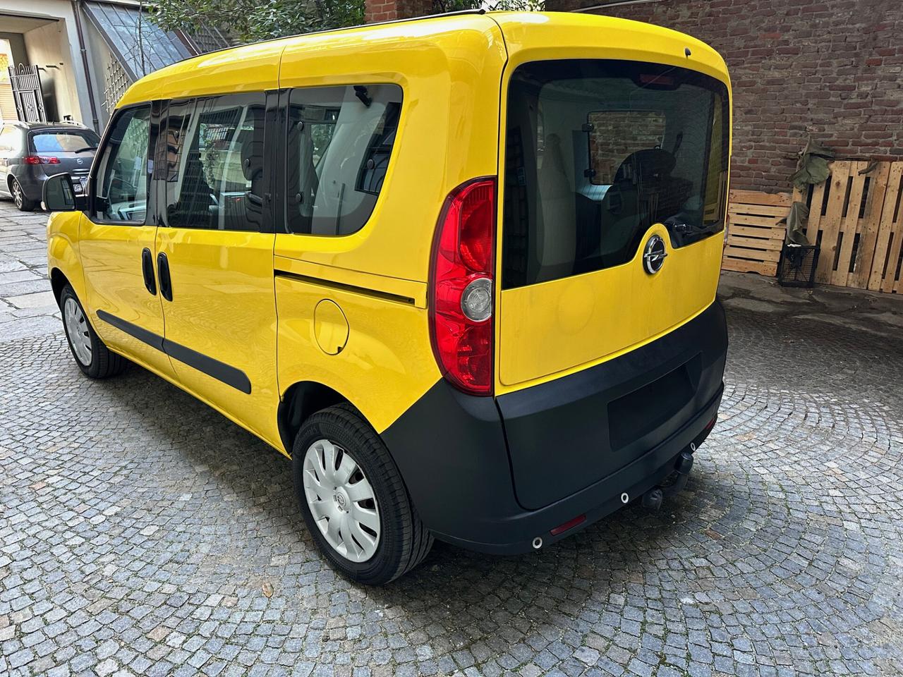 Opel Combo 1.4 (7 POSTI) - No Blocco del Traffico
