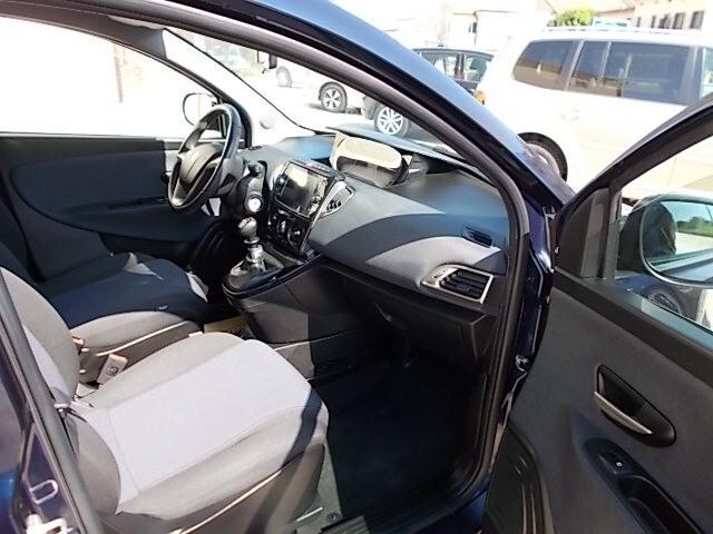 Lancia Ypsilon 1.0 FireFly 5 porte S&S Hybrid Ecochic Gold