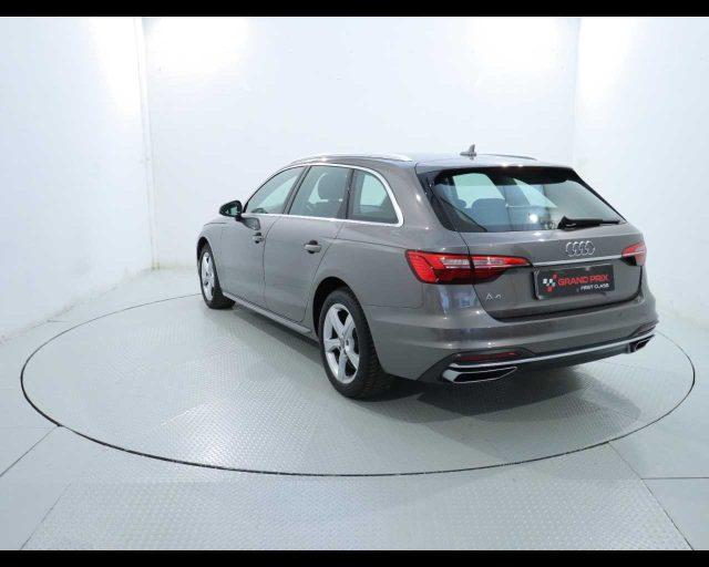 AUDI A4 Avant 35 TFSI S tronic Business Advanced