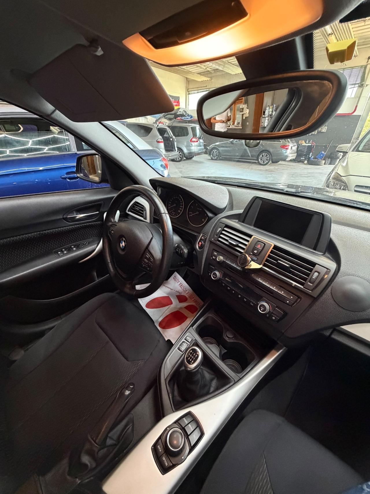 Bmw 118 118d 5p. Urban