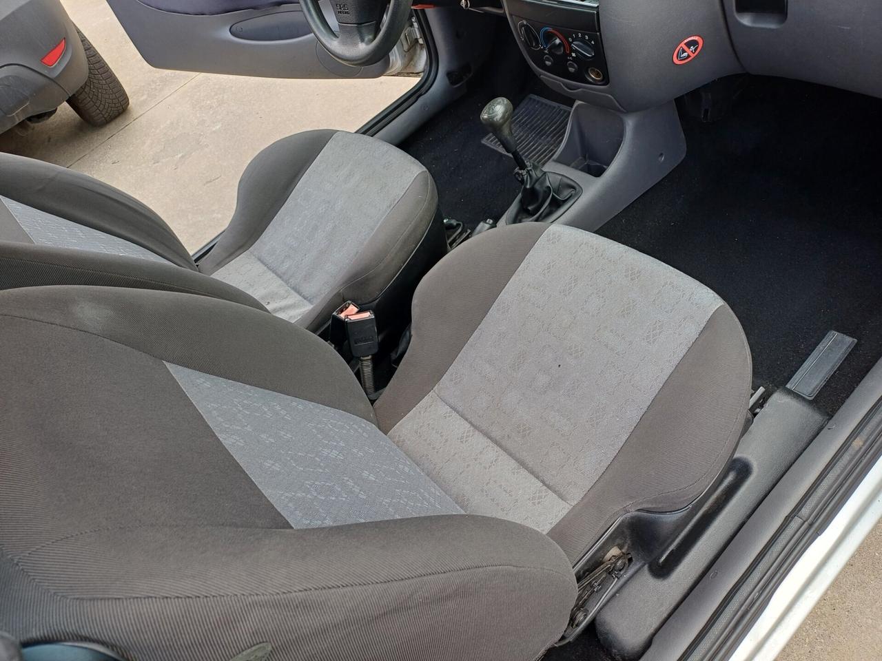 Ford Fiesta 1.1 5 porte