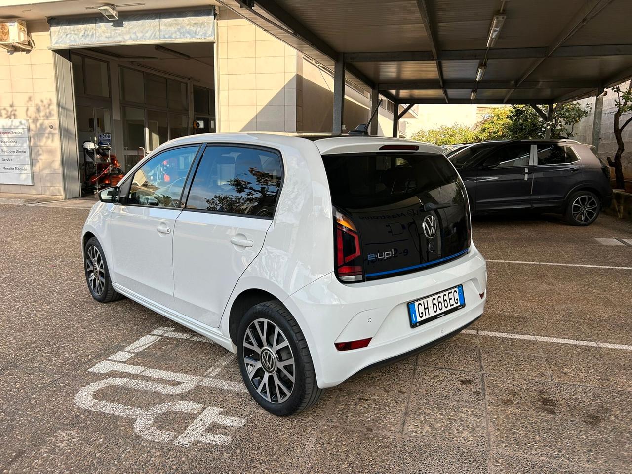 Volkswagen up! e-up! 82 CV