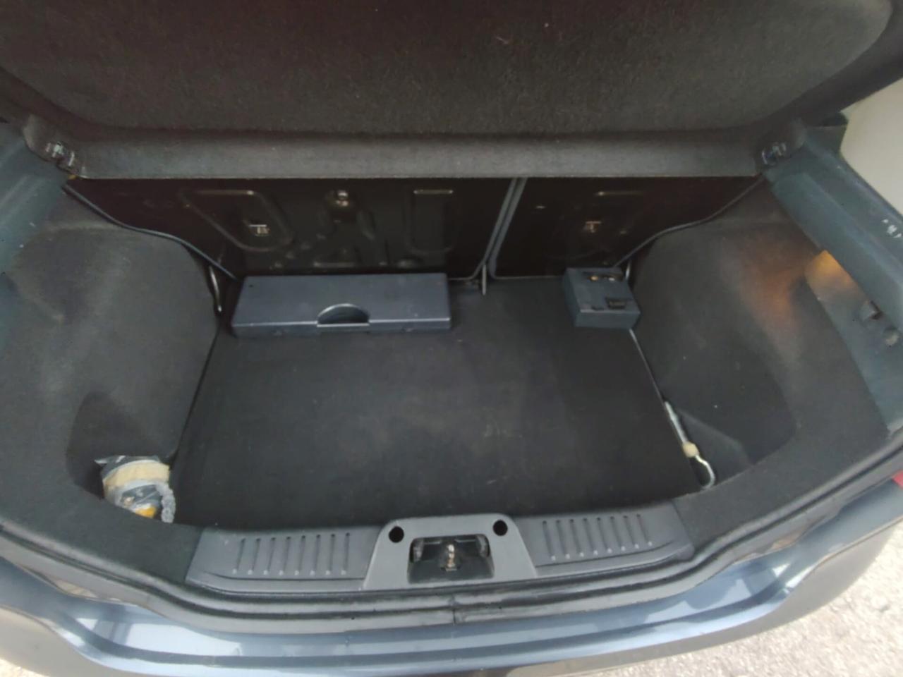 Ford Fiesta 1.4 5 porte Bz.- GPL Titanium, GARANZIA L.12 MESI, OK NEOPATENTATI