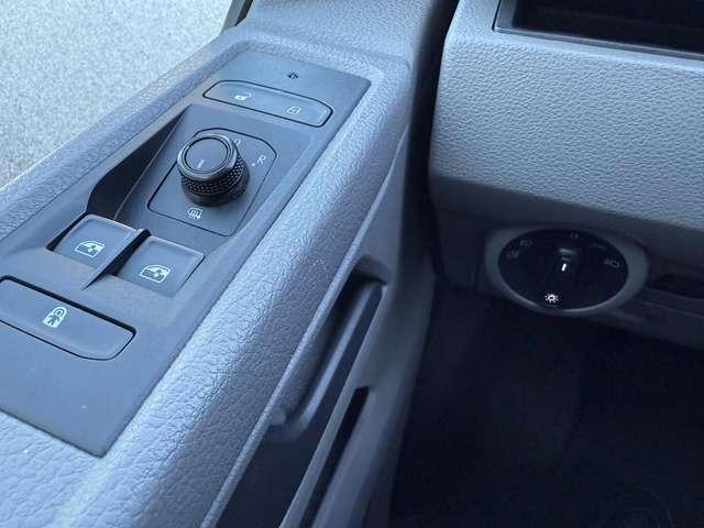 Volkswagen T6.1 Caravelle 2.0TDI DSG 150cv E6D Trend Gancio Tr 2Clima 9Posti