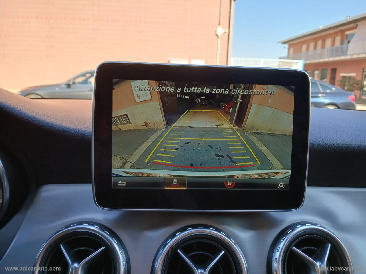 MERCEDES-BENZ GLA 200 d Automatic 4Matic Sport