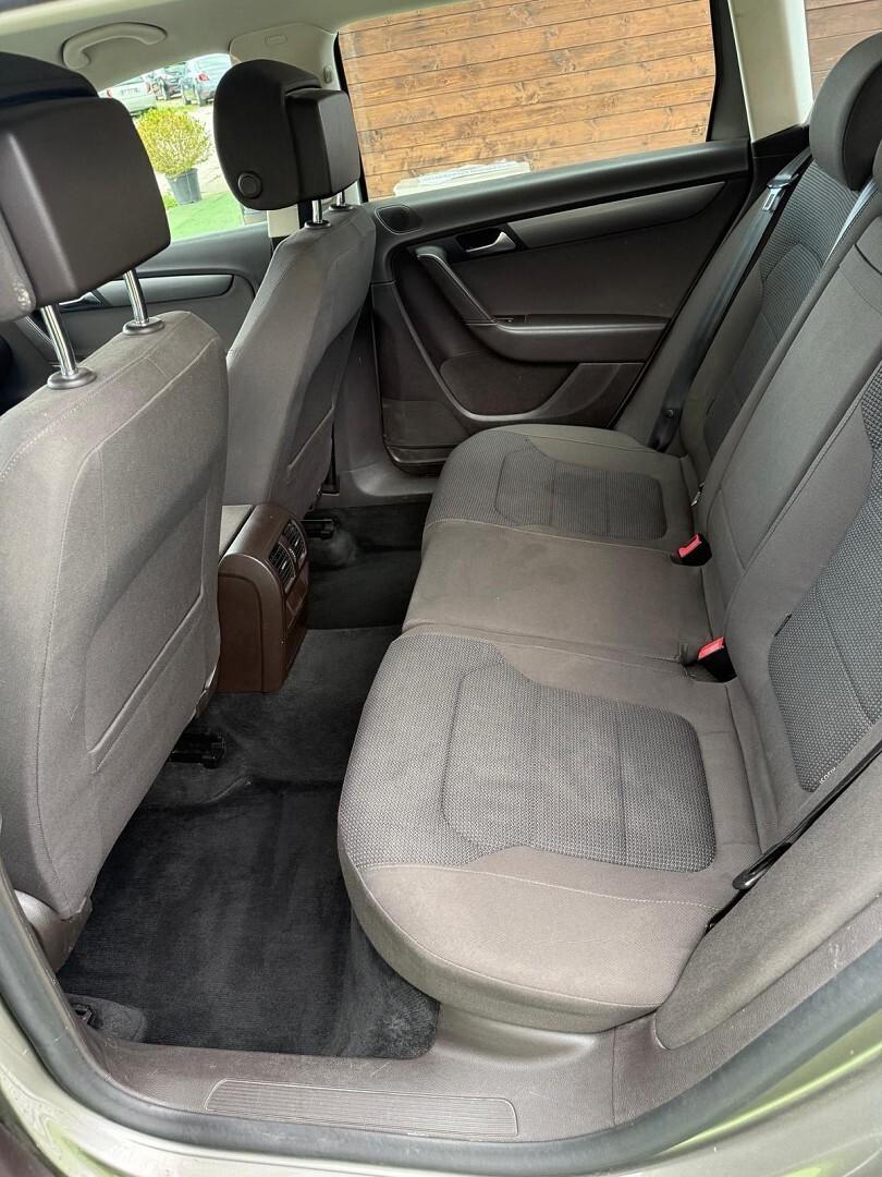VOLKSWAGEN PASSAT 7" SERIE