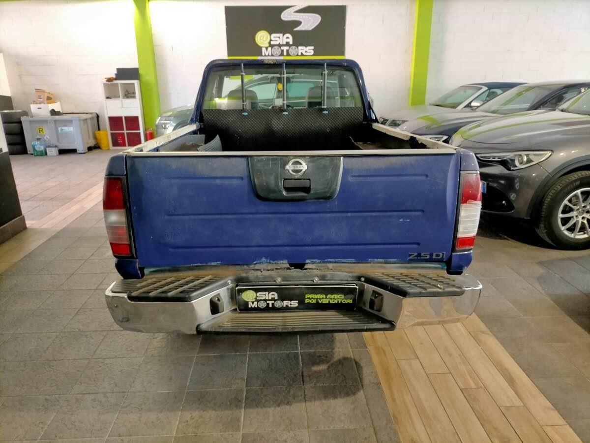 Nissan PICK UP 2.5 TD KING CAB