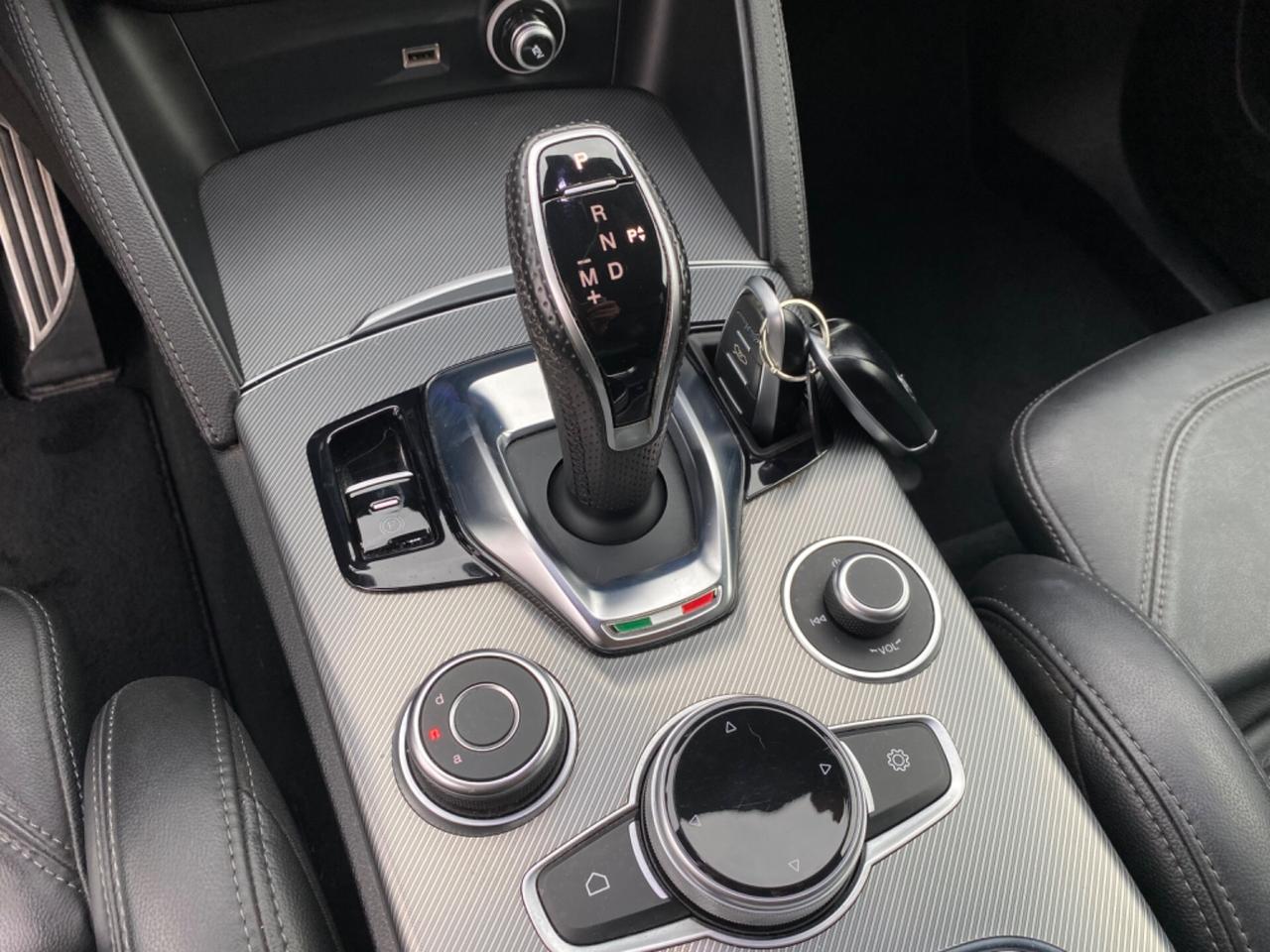 Alfa Romeo Stelvio 2.2 210 CV AT8 Q4 Veloce Garantita