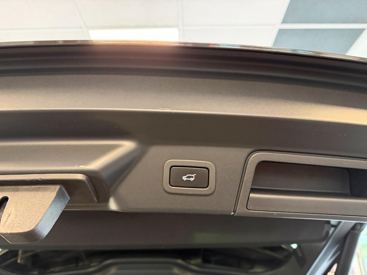 Land Rover Range Velar 2.0D I4 204 CV R-Dynamic HSE