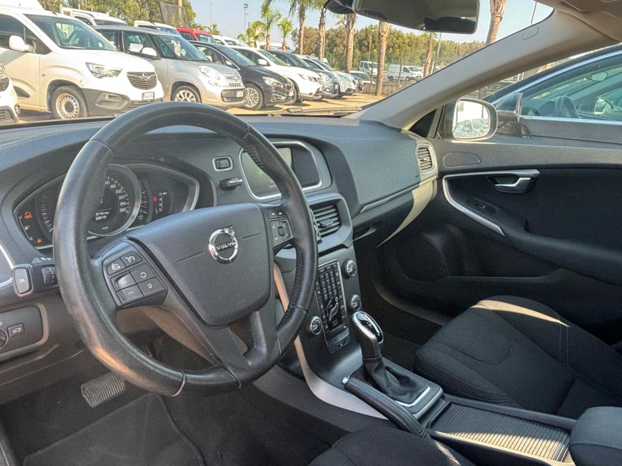 Volvo V40 D2 Geartronic Momentum -2018 -2.0