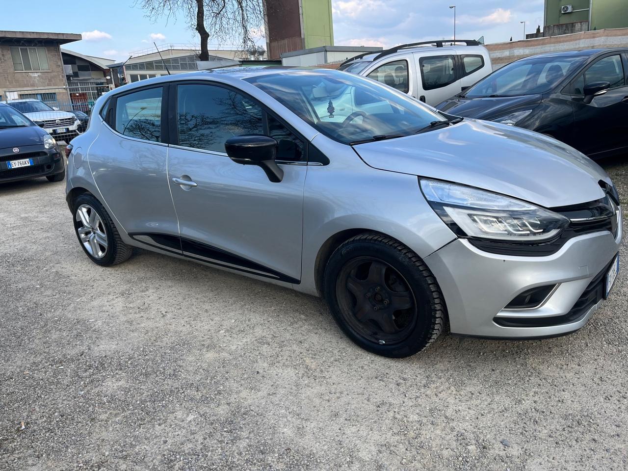Renault Clio TCe 12V 90 CV 5 porte Moschino Intens